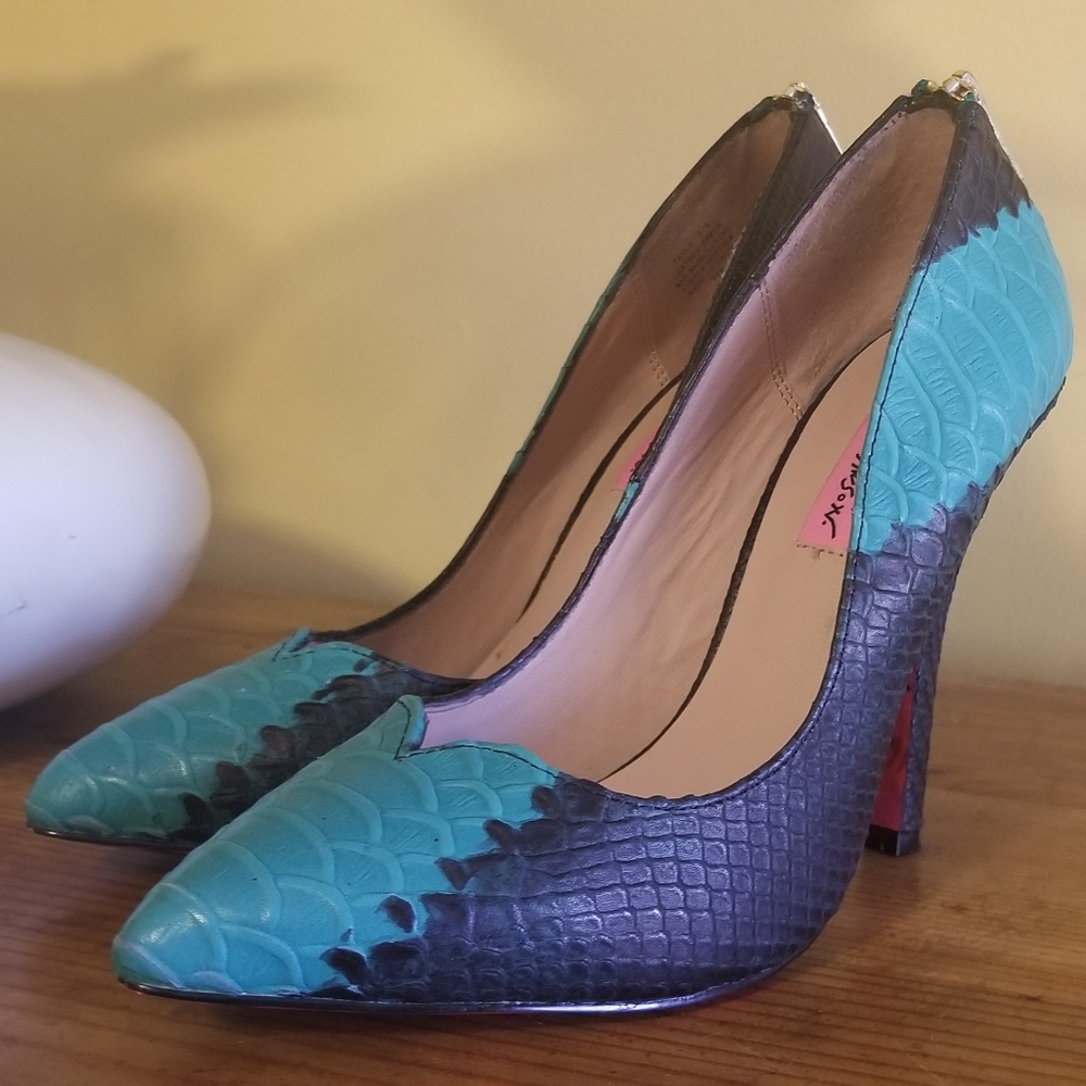 Betsey Johnson "Taylr" Pump,  sz 7.5